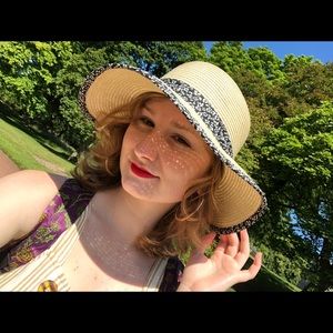 Meet your Posher, Joy